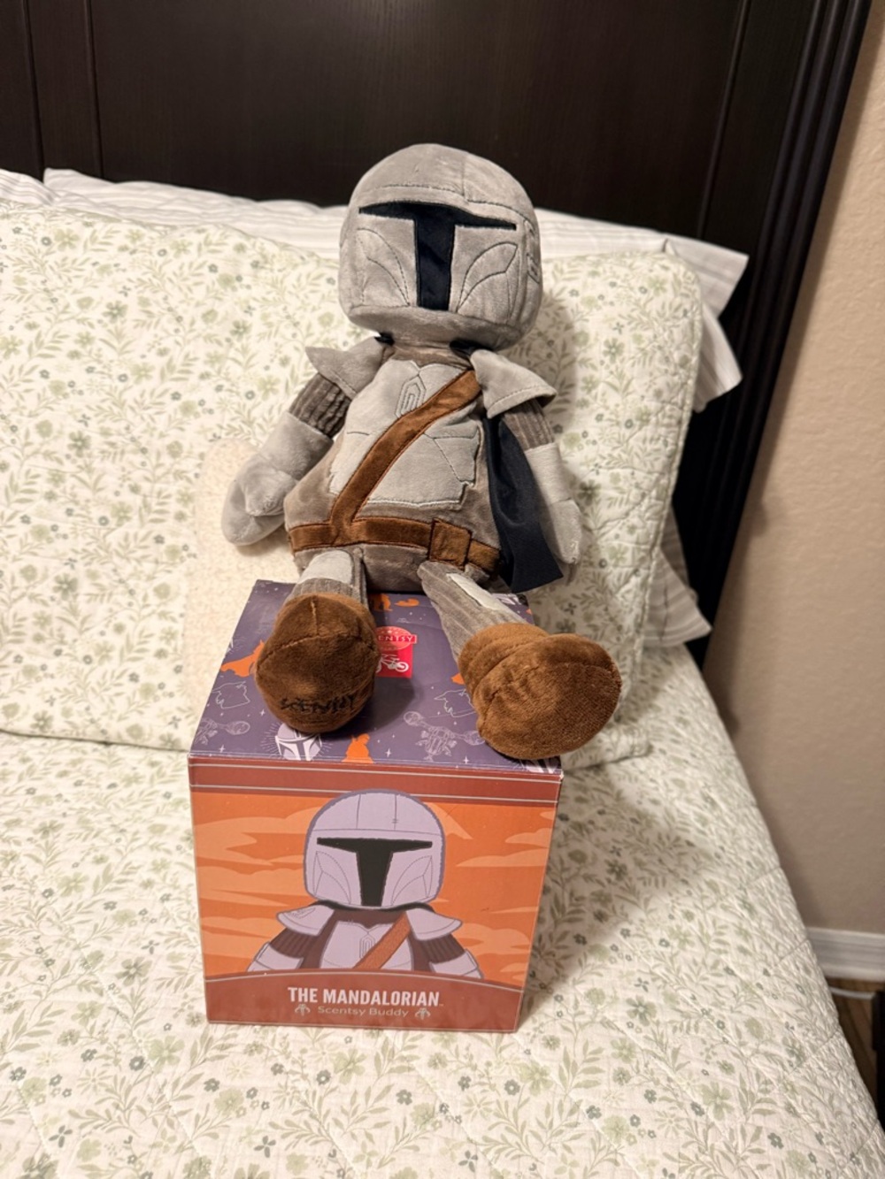 Rare & Retired! Scentsy Buddy: The Mandalorian Star Wars Plush with box